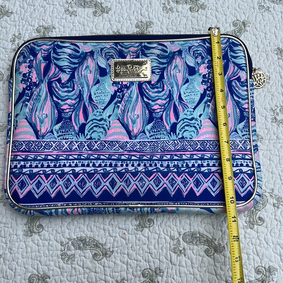 Lilly Pulitzer padded laptop case. - Picture 5 of 6